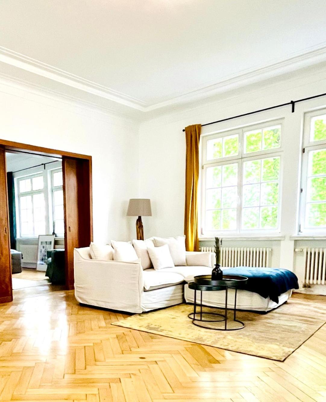 Luxusapartment Im Dichterviertel *garten*parkplatz*wifi* Apartment