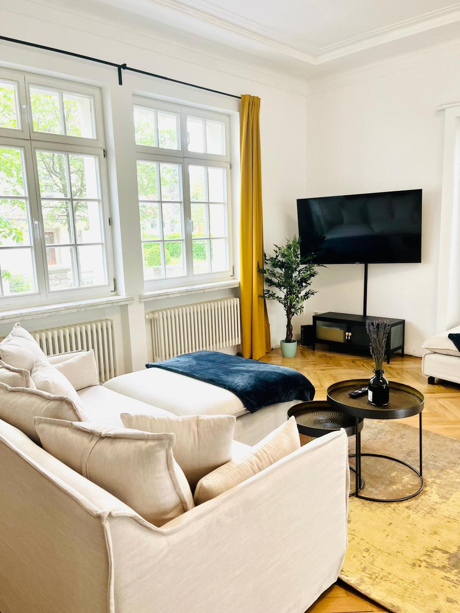 Luxusapartment Im Dichterviertel *garten*parkplatz*wifi* Lejlighed *