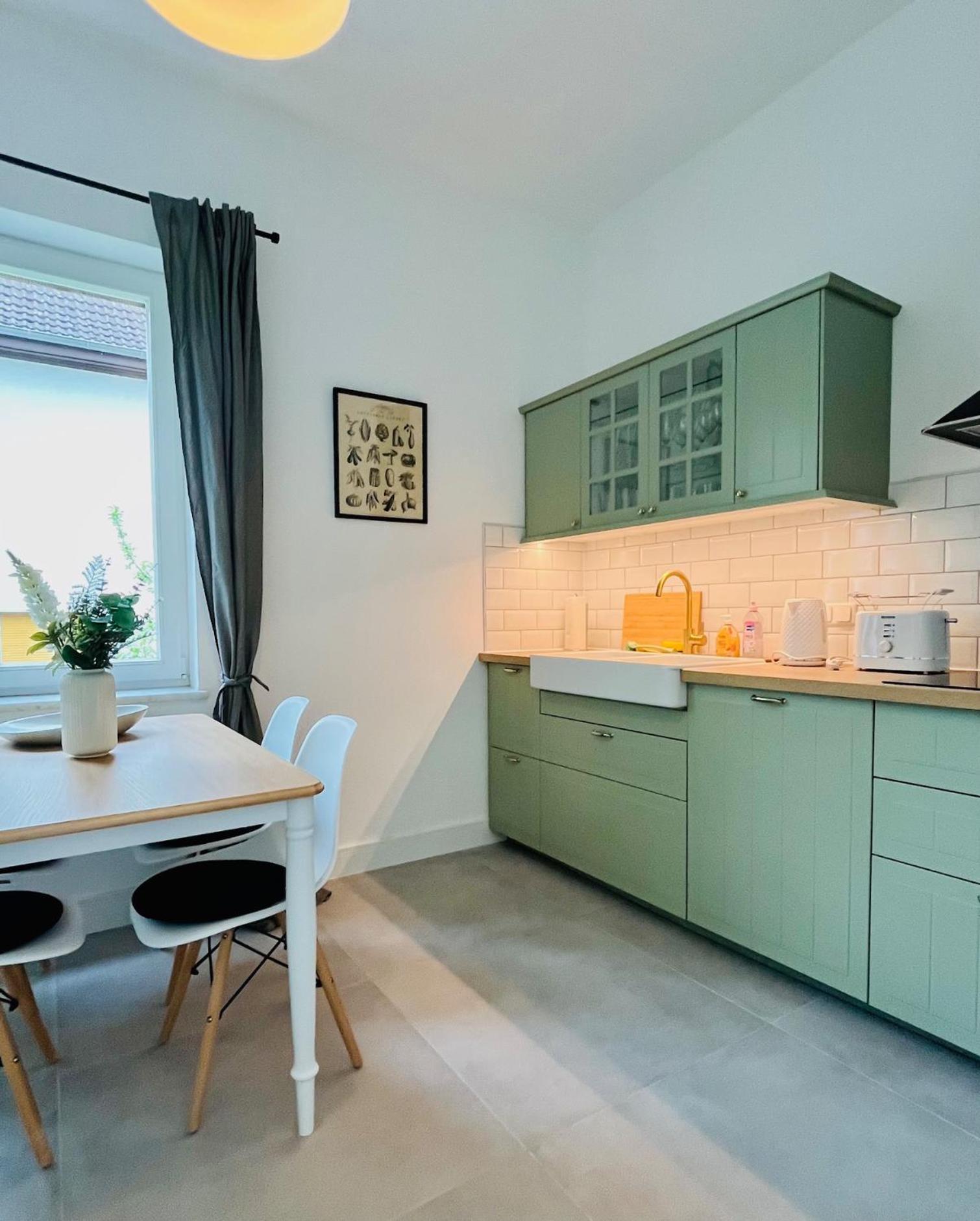 Luxusapartment Im Dichterviertel *garten*parkplatz*wifi*
